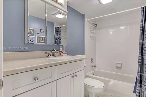 Bath - 701 S Seas Dr #206, Jupiter, FL 33477 photo 3 of 3