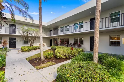4007 N Cypress Dr #104, Pompano Beach, FL 33069