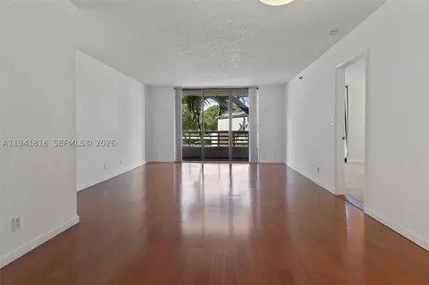 3300 NE 192nd St #202, Aventura, FL 33180