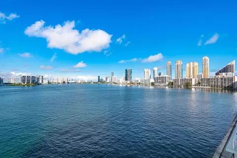 301 174th St #619, Sunny Isles Beach, FL 33160