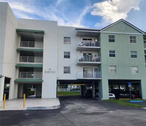 8200 SW 210th St #111, Cutler Bay, FL 33189