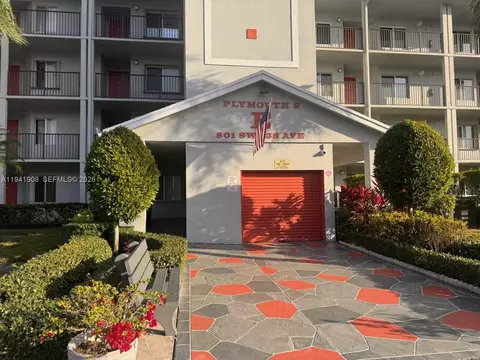 801 SW 138th Ave #106E, Pembroke Pines, FL 33027