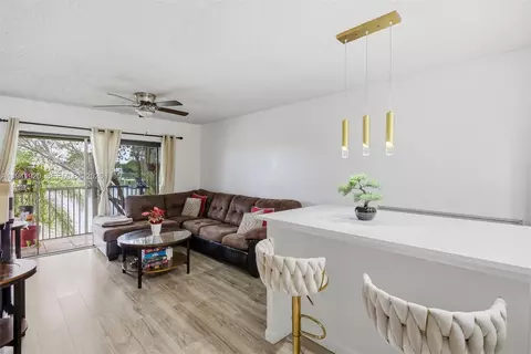 5501 Lakeside Dr #204, Margate, FL 33063