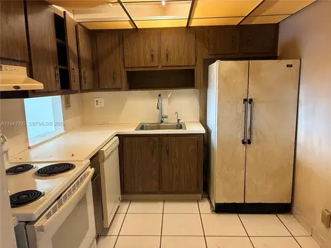 500 Three Islands Blvd #619, Hallandale Beach, FL 33009