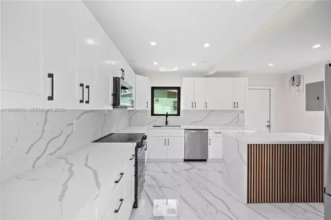 3850 NW 188th St, Miami Gardens, FL 33055