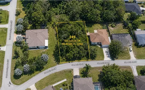 249 San Luis St SW, Palm Bay, FL 32908
