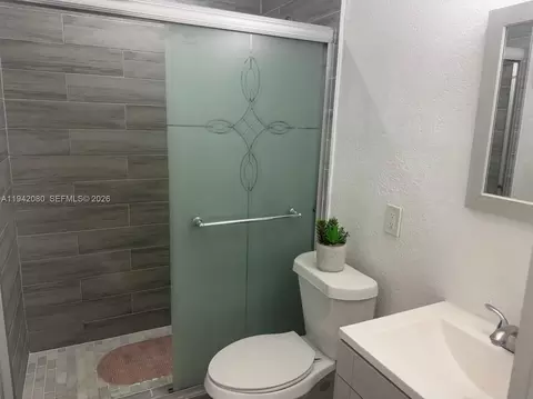Bath - 412 W 15th St, Hialeah, FL 33010 photo 5 of 7