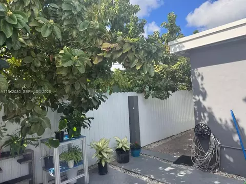 Exterior - 412 W 15th St, Hialeah, FL 33010 photo 10 of 11