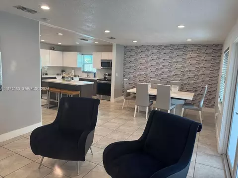 Other - 412 W 15th St, Hialeah, FL 33010 photo 3 of 11