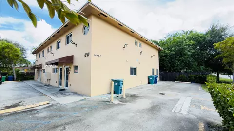 16585 NE 3 Ave, Miami, FL 33162