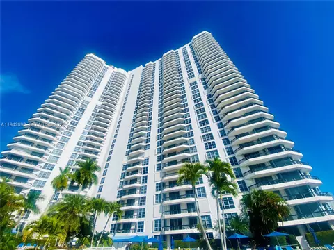 3530 Mystic Pointe Dr #1606, Aventura, FL 33180