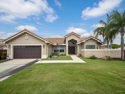 12585 SW 9th Pl, Davie, FL 33325