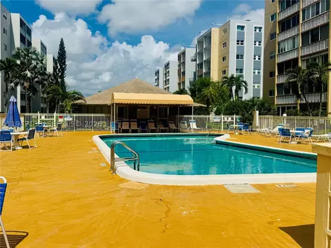 420 NE 12th Ave #502, Hallandale Beach, FL 33009
