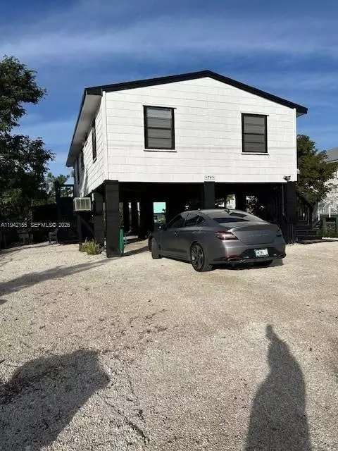 74 Pelican Ln, Big Pine Key, FL 33043