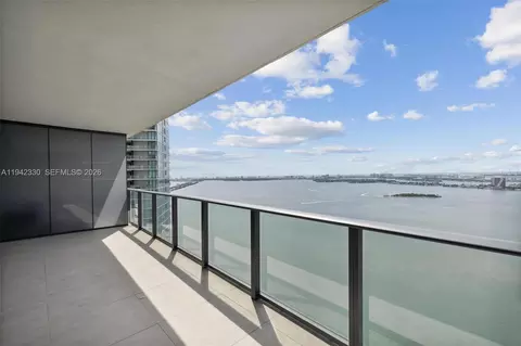 650 NE 32nd St #4203, Miami, FL 33137