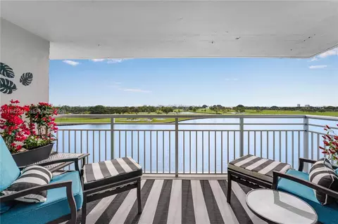 9250 W Bay Harbor Dr #PH-C, Bay Harbor Islands, FL 33154