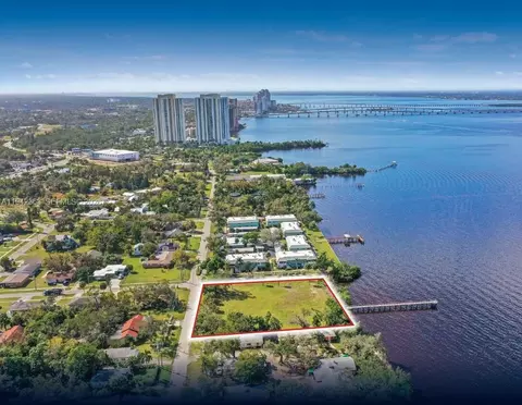 793 Freemont, Fort Myers, FL 33916