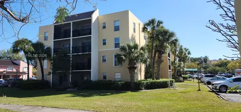 8005 Lake Dr #201, Doral, FL 33166