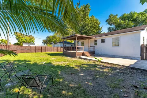 Exterior - 358 Pine Ct, Miami Springs, FL 33166 photo 1 of 4