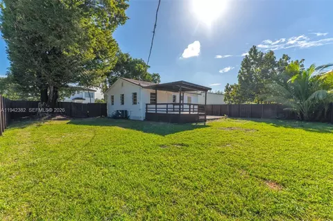 Exterior - 358 Pine Ct, Miami Springs, FL 33166 photo 3 of 4