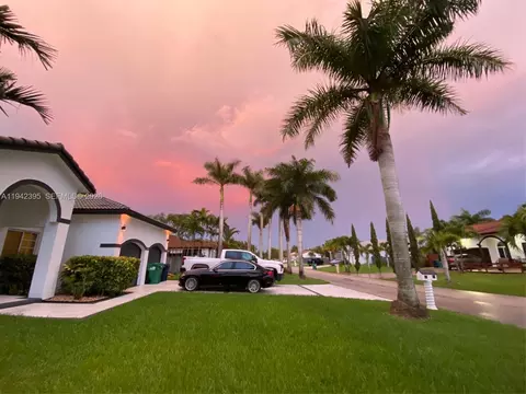 13135 SW 218th Ter, Miami, FL 33170