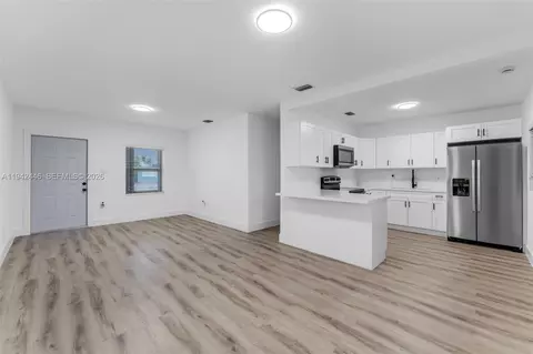 Living - 14401 Pierce St, Miami, FL 33176 photo 2 of 3