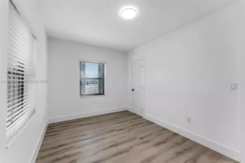 Bedroom - 14401 Pierce St, Miami, FL 33176 photo 4 of 6