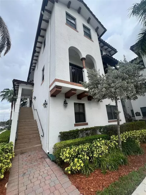 10630 NW 88th St #201, Doral, FL 33178