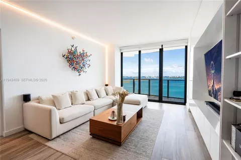 460 NE 28th St #3402, Miami, FL 33137