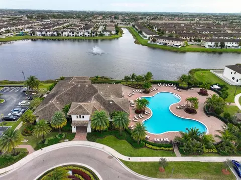 View/Area - 3304 W 92nd Pl, Hialeah, FL 33018 photo 6 of 6