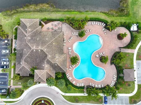 View/Area - 3304 W 92nd Pl, Hialeah, FL 33018 photo 4 of 6