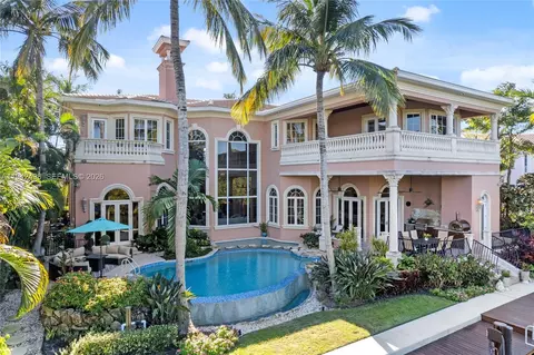 833 Harbour Isle Pl, North Palm Beach, FL 33410