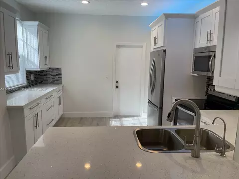 3675 San Simeon Cir #3675, Weston, FL 33331