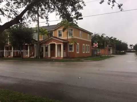 10852 SW 240th St, Homestead, FL 33032