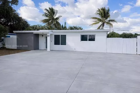 6305 Hayes St, Hollywood, FL 33024