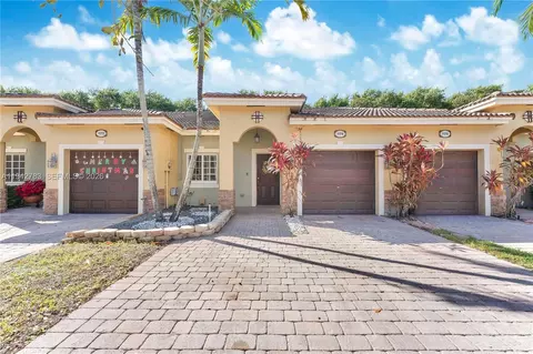 1174 NE 32nd Ave, Homestead, FL 33033
