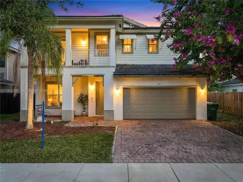 231 NE 33rd Ter, Homestead, FL 33033