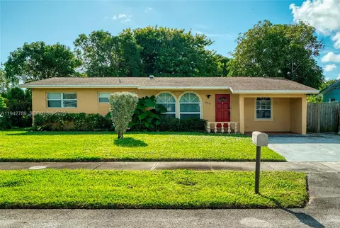 910 NE 49th St, Pompano Beach, FL 33064