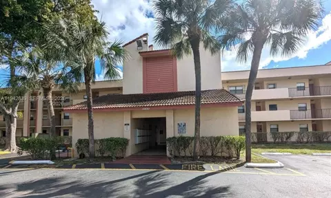3400 N Foxcroft Rd #312, Miramar, FL 33025