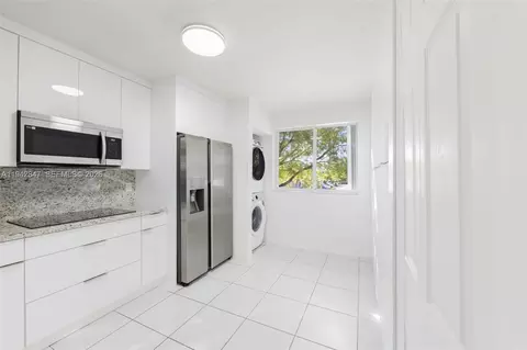 7205 NW 173rd Dr #608-6, Hialeah, FL 33015