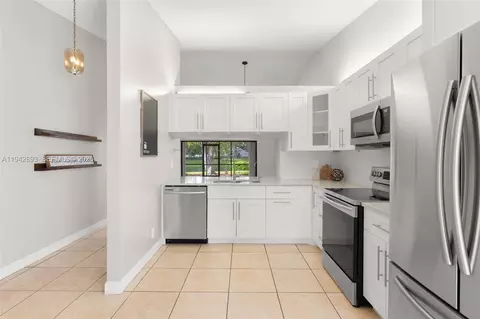 Kitchen - 5149 E Lakes Dr, Pompano Beach, FL 33064 photo 3 of 3