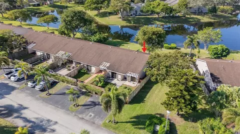 View/Area - 5149 E Lakes Dr, Pompano Beach, FL 33064 photo 2 of 5