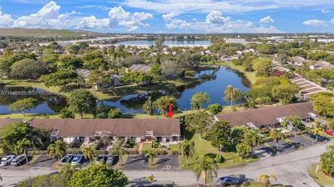 View/Area - 5149 E Lakes Dr, Pompano Beach, FL 33064 photo 1 of 5