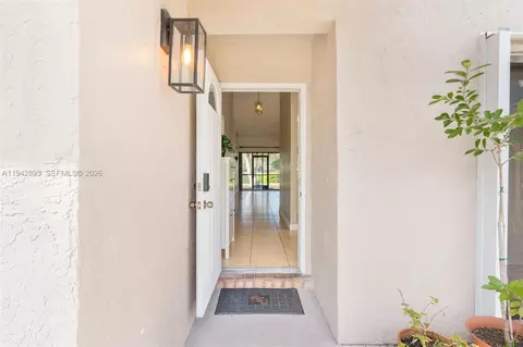 Entry Way - 5149 E Lakes Dr, Pompano Beach, FL 33064 photo 1 of 2