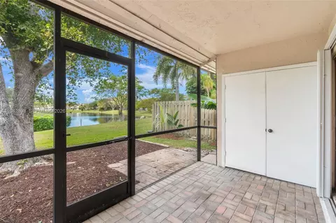 Exterior - 5149 E Lakes Dr, Pompano Beach, FL 33064 photo 5 of 12