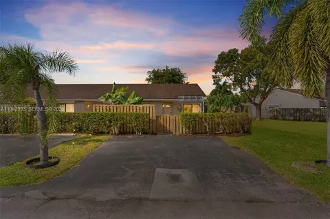 Other - 5149 E Lakes Dr, Pompano Beach, FL 33064 photo 5 of 9