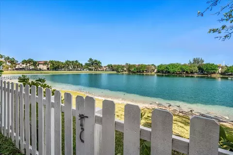 561 NE 33rd Ter, Homestead, FL 33033
