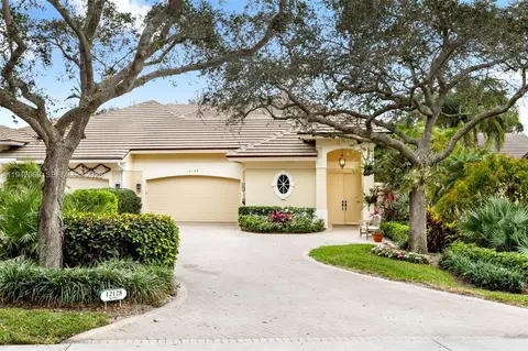12128 SE Birkdale Run, Tequesta, FL 33469