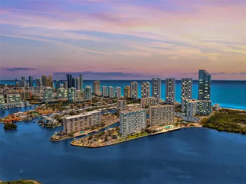 500 Bayview Dr #228, Sunny Isles Beach, FL 33160