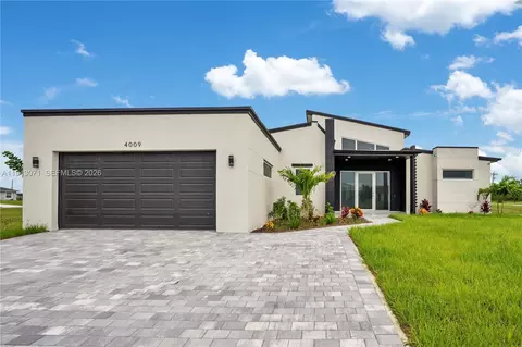 4009 W Jacaranda Pkwy, Cape Coral, FL 33993